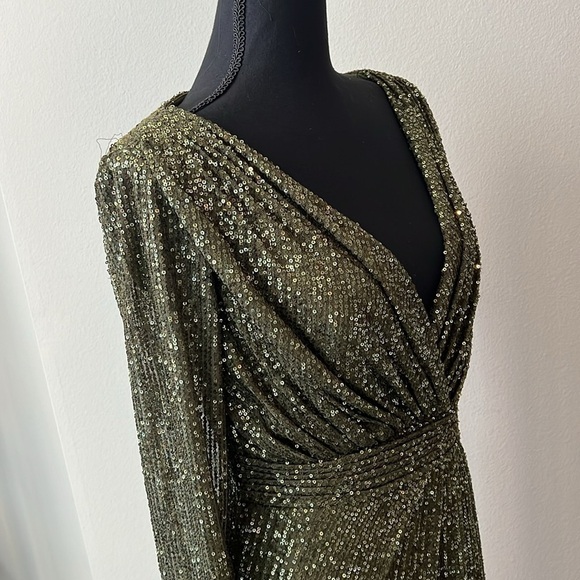 Ieena for Mac Duggal 26490 Sequined Long Sleeve Gown in Olive Size 6 NWT! - Picture 7 of 11